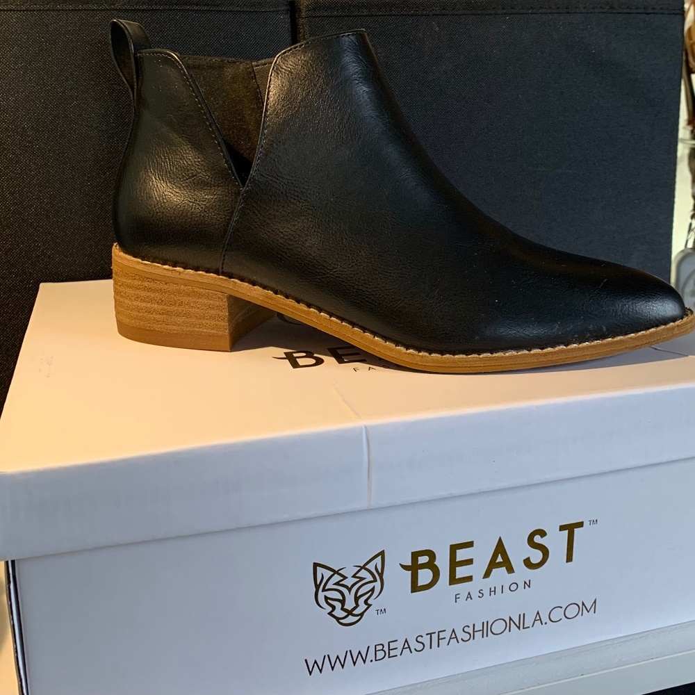BEAST FASHION Nelson-39 Black Side Cut Out Boots Size 7 NWT
